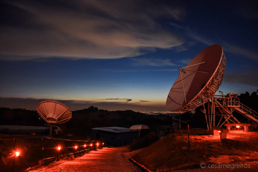 Foto Espaço Carl Sagan – Radiotelescópios
